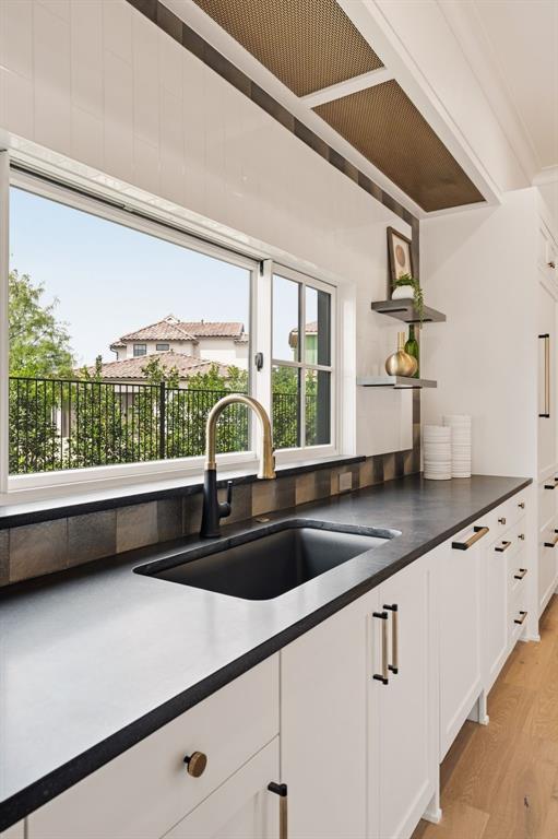 2951 Sunset Boulevard Property Photo 18