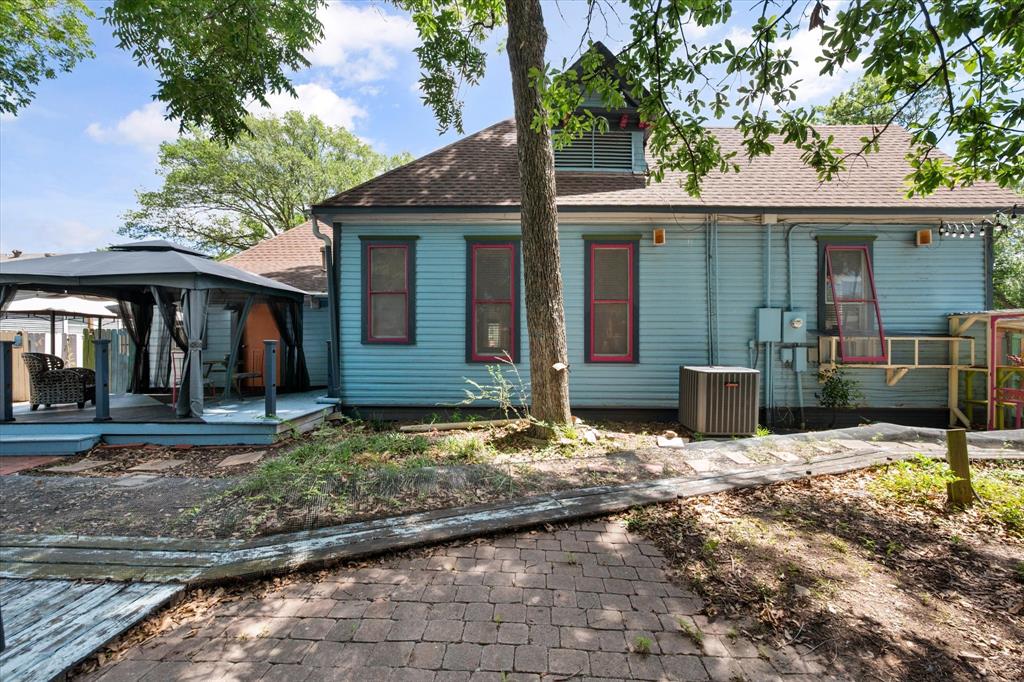 1302 W 5th Avenue Property Photo 29