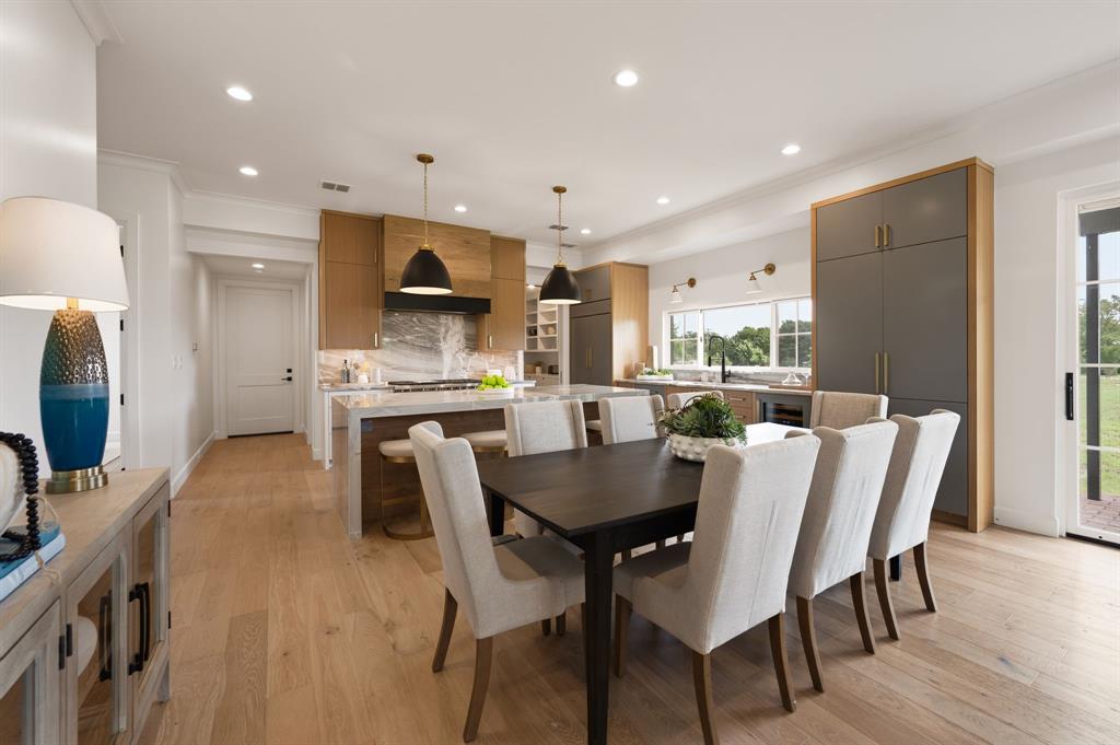 2913 Lakeside Village Boulevard Property Photo 15