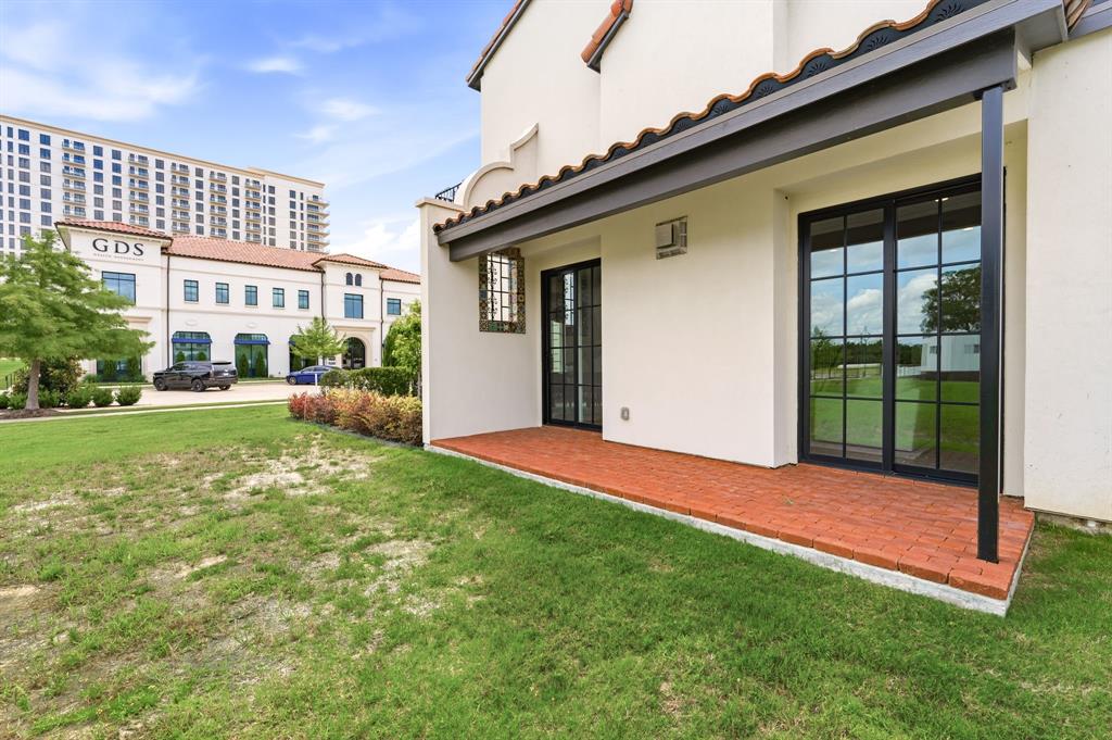2913 Lakeside Village Boulevard Property Photo 39