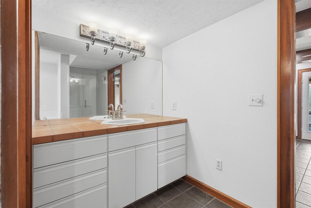 13610 Cr 283 Property Photo 28