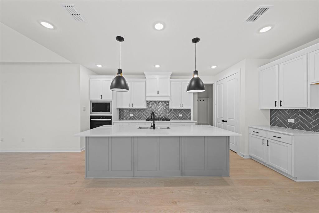 9313 Rolling Meadow Way Property Photo 8