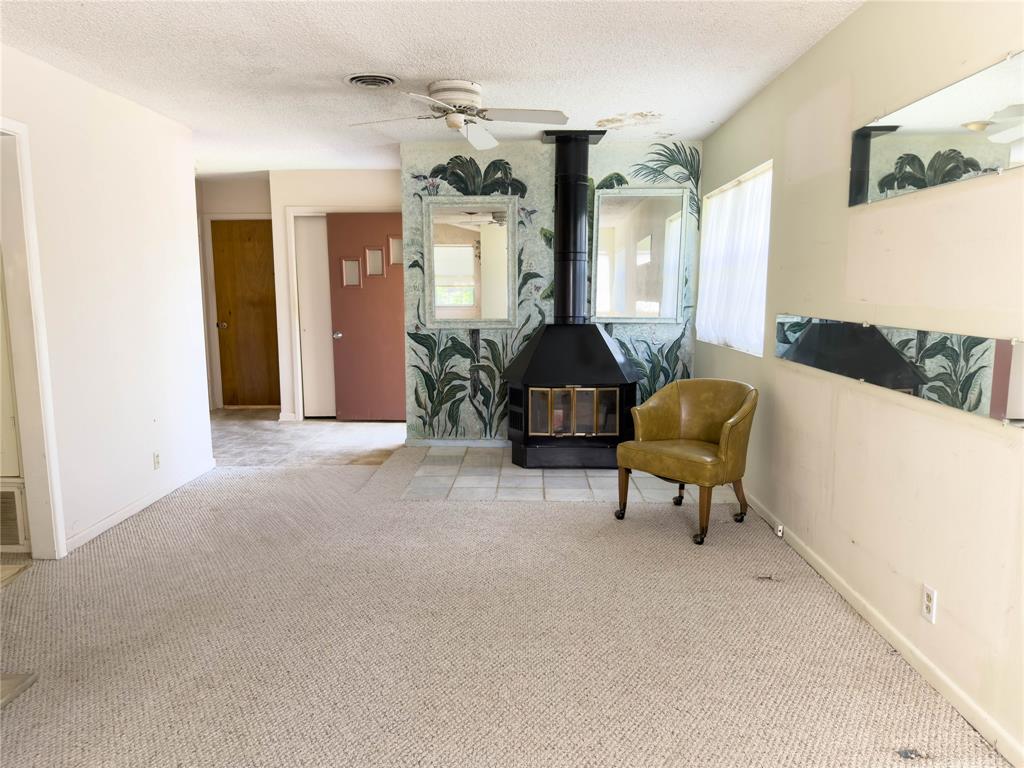 1332 Florea Street Property Photo 6
