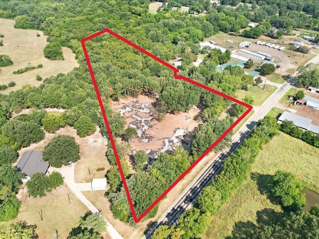 2550 Farm Market 21 Property Photo 1