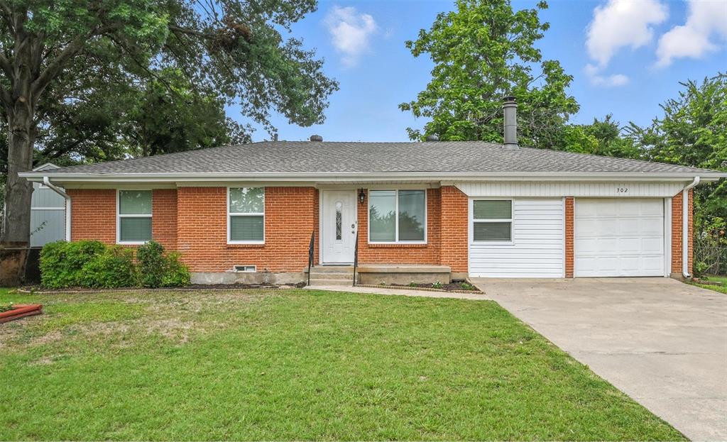 302 Young Drive Property Photo 2