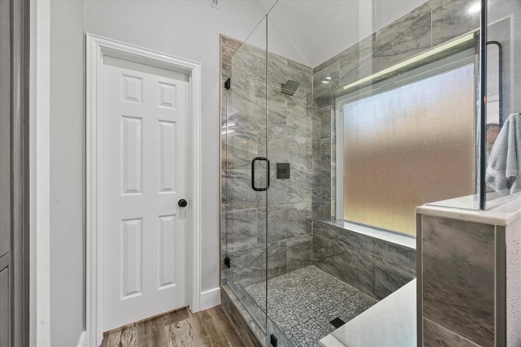 2440 Fieldcrest Drive Property Photo 18