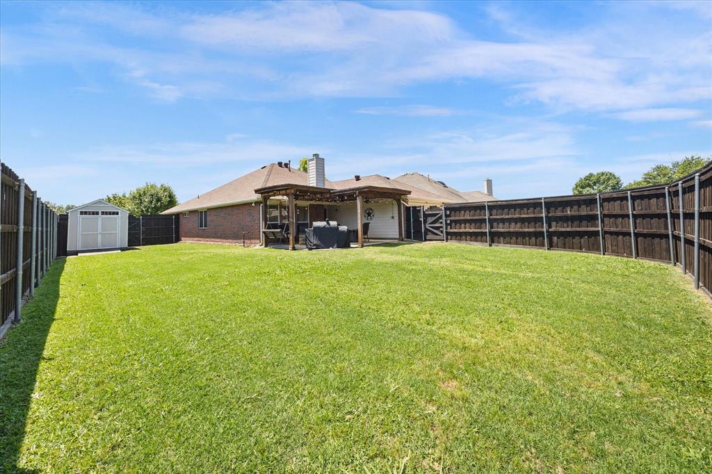 2440 Fieldcrest Drive Property Photo 24