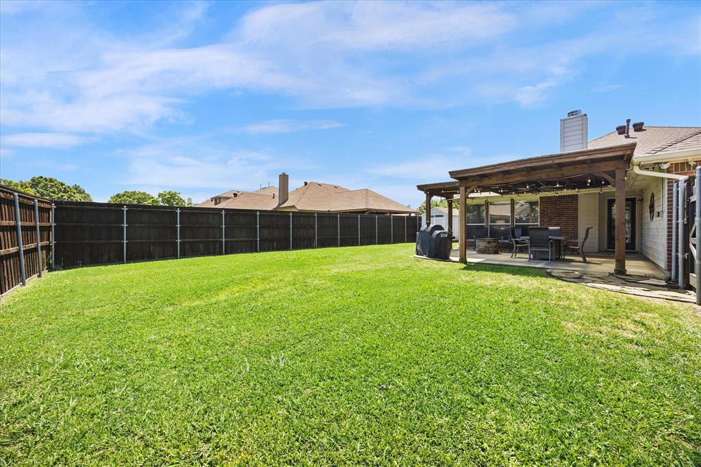 2440 Fieldcrest Drive Property Photo 25
