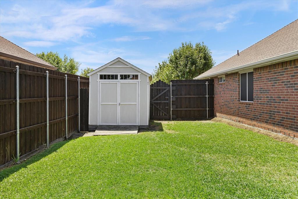 2440 Fieldcrest Drive Property Photo 26