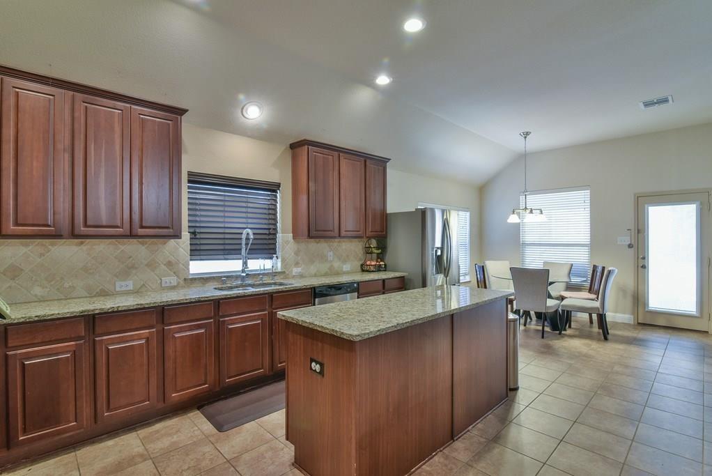 2705 Fox Creek Trail Property Photo 13