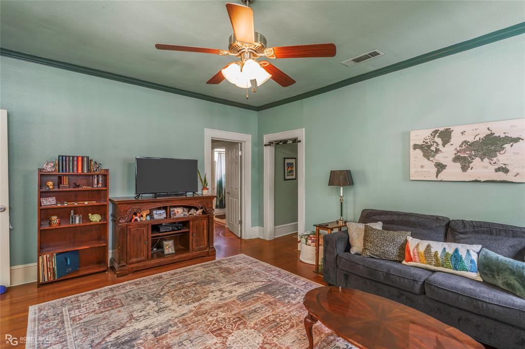 403 Boulevard Street Property Photo 5