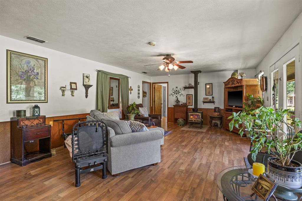4469 County Road 1579 Property Photo 10