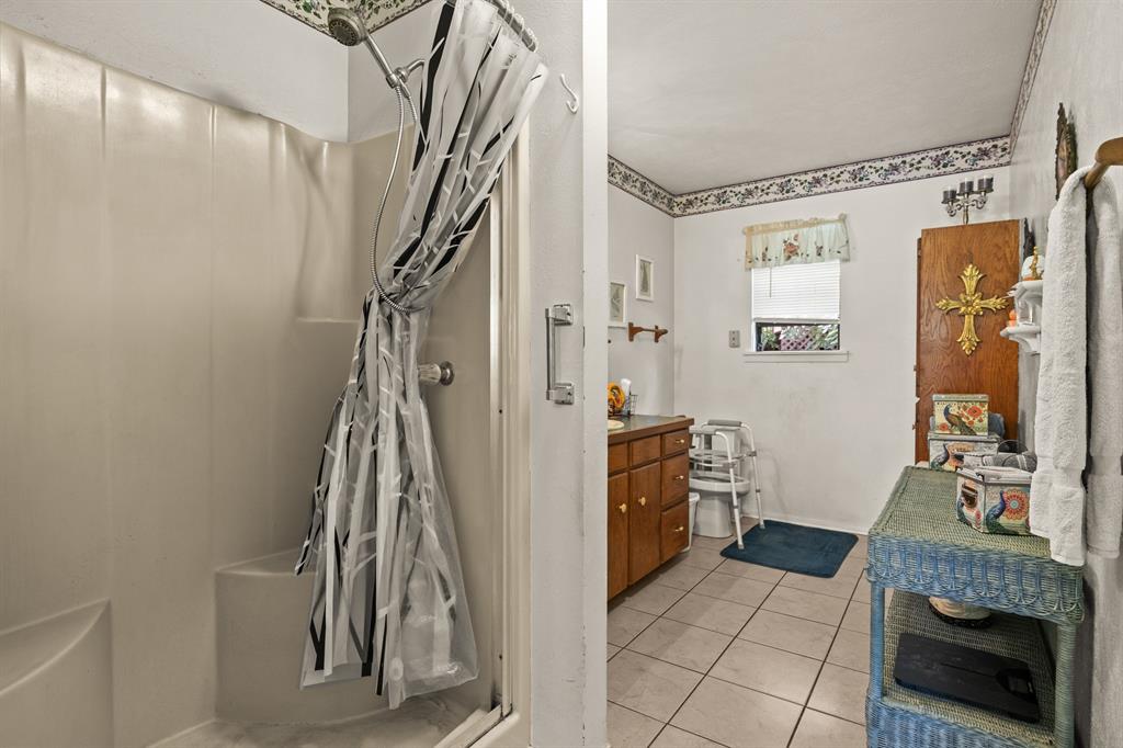4469 County Road 1579 Property Photo 16