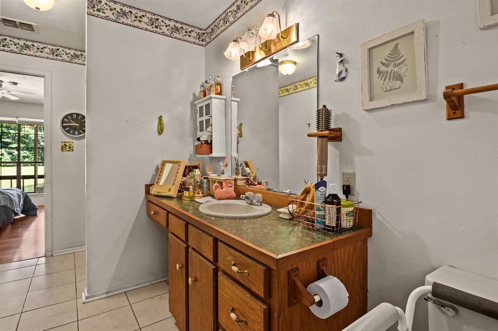 4469 County Road 1579 Property Photo 17