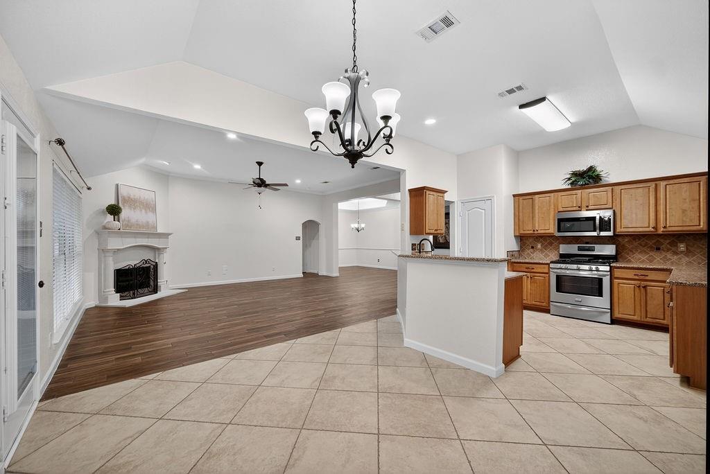 313 Cave River Drive Property Photo 13