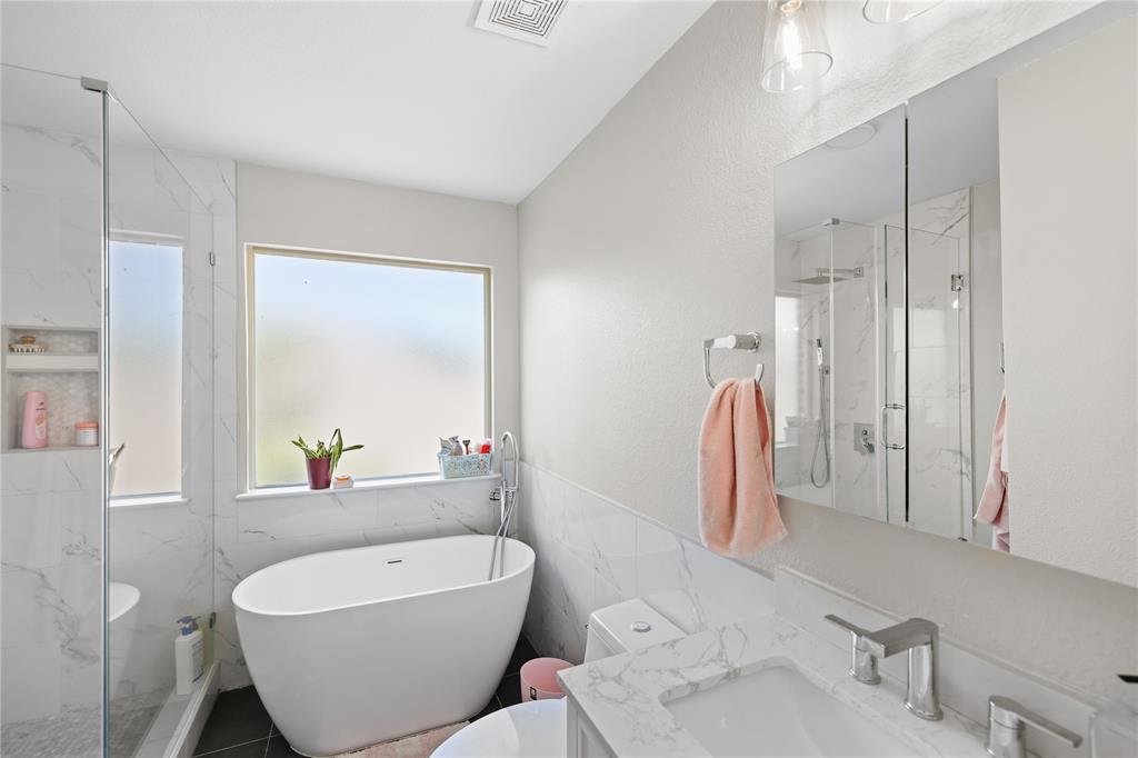13744 Salmon Drive Property Photo 1