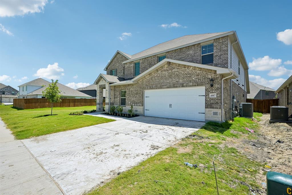 4007 Benbrook Drive Property Photo 2