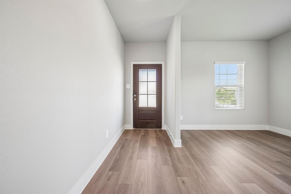 4007 Benbrook Drive Property Photo 4