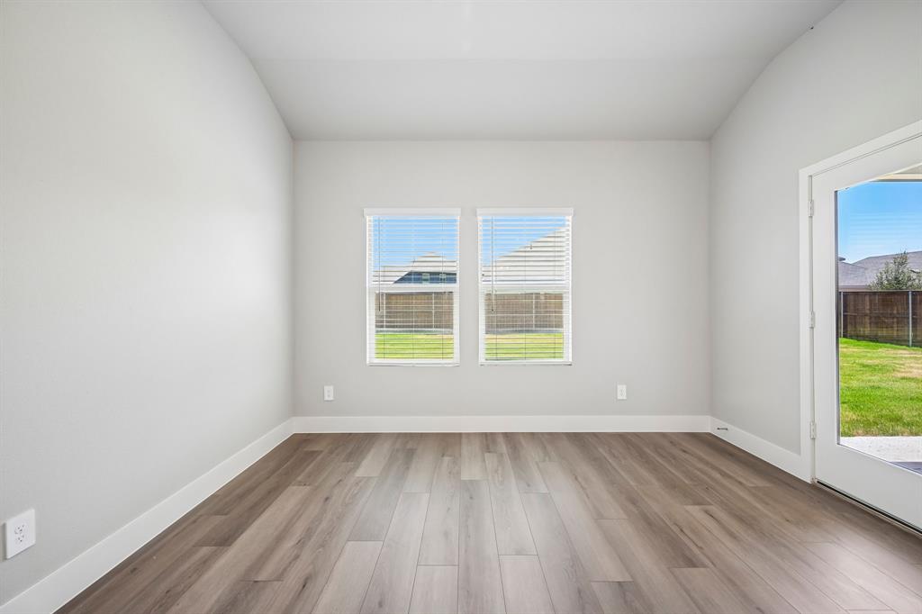 4007 Benbrook Drive Property Photo 11
