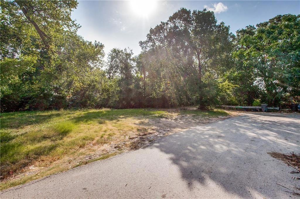 6922 Mohawk Drive Property Photo 4