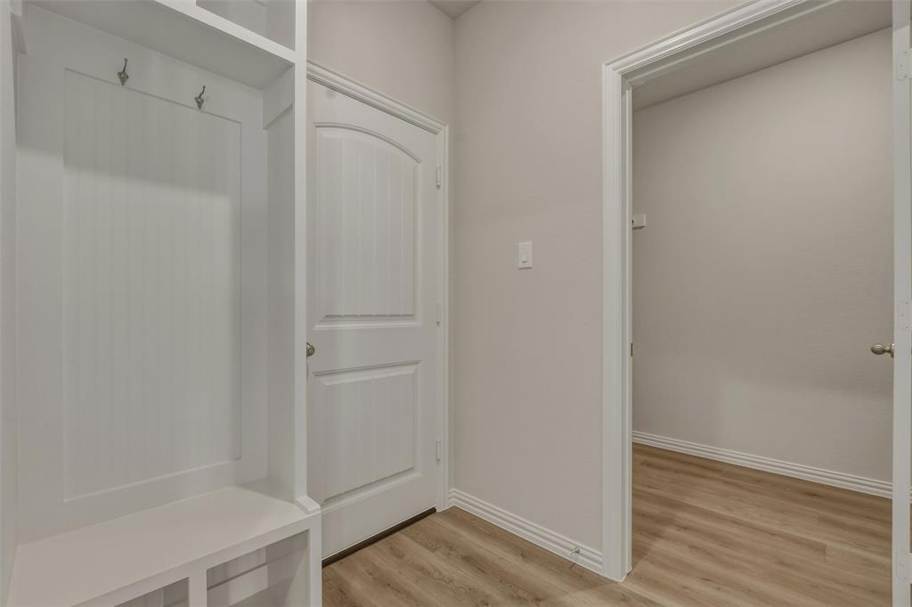 828 Elmstead Drive Property Photo 30