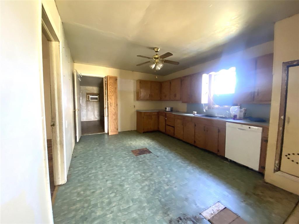 912 Taylor Avenue Property Photo 6
