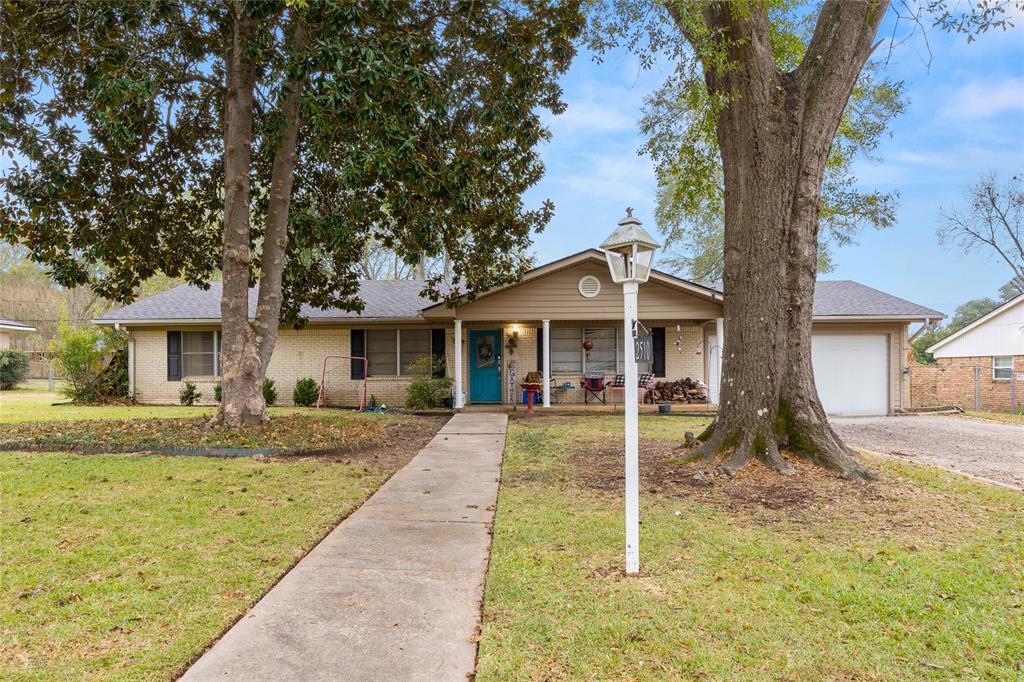2510 Wychelm Drive Property Photo 2