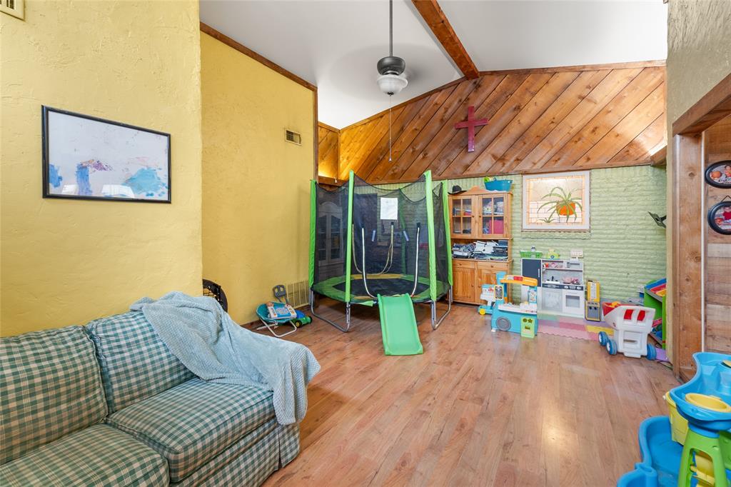 2510 Wychelm Drive Property Photo 17