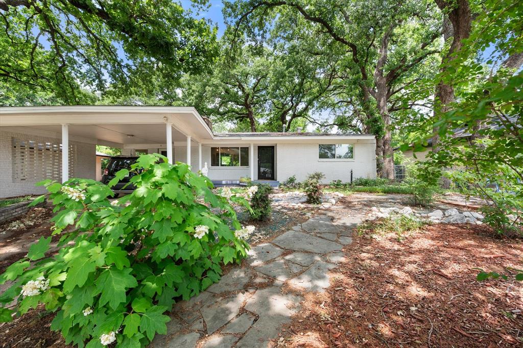 1209 W Lilly Lane