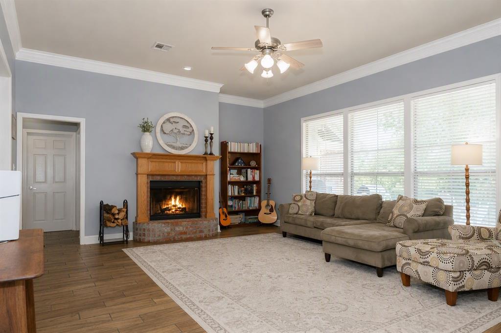 9106 Summer Tree Circle 1 Property Photo 6