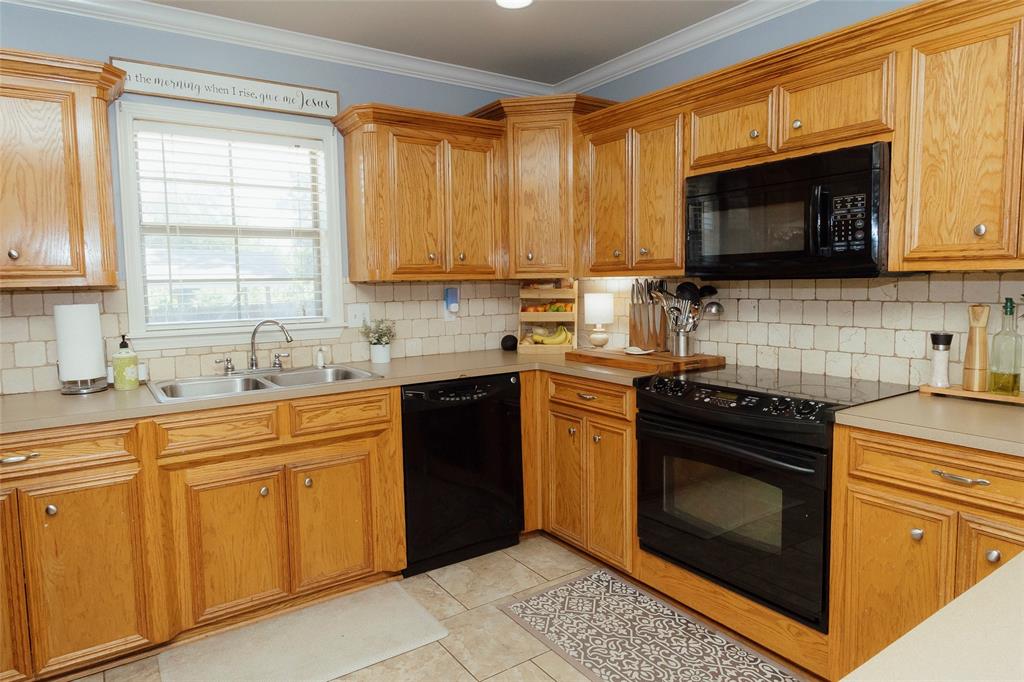 9106 Summer Tree Circle 1 Property Photo 10
