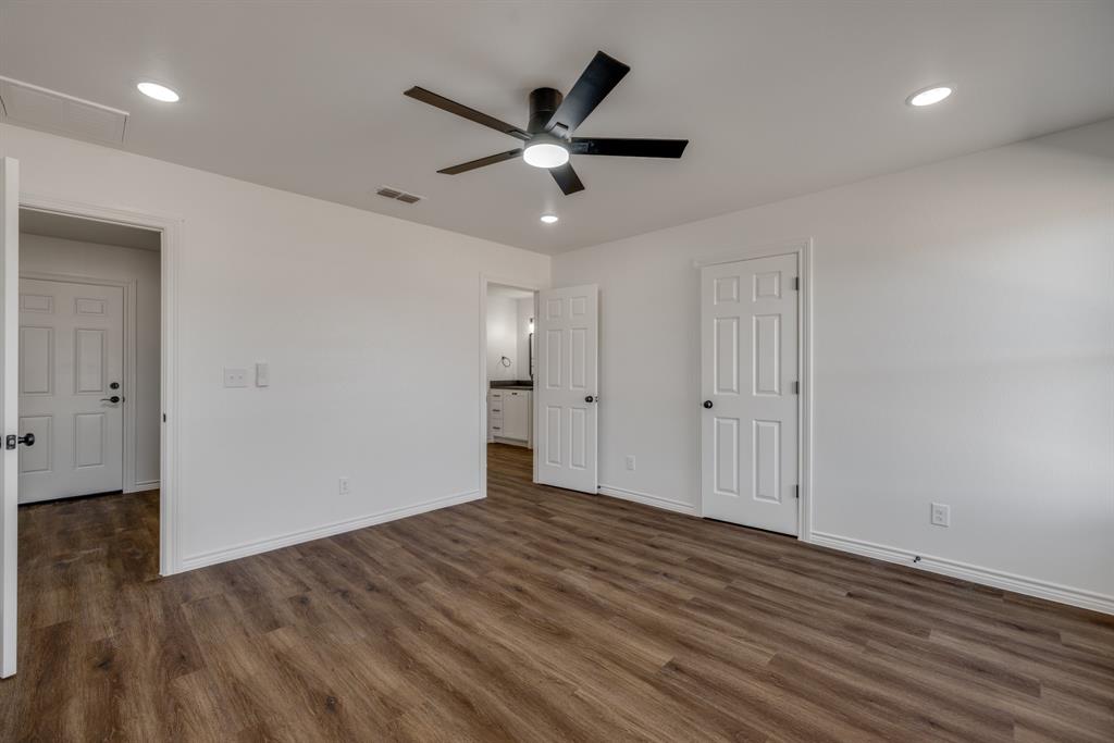 1032 Savage Way Property Photo 10