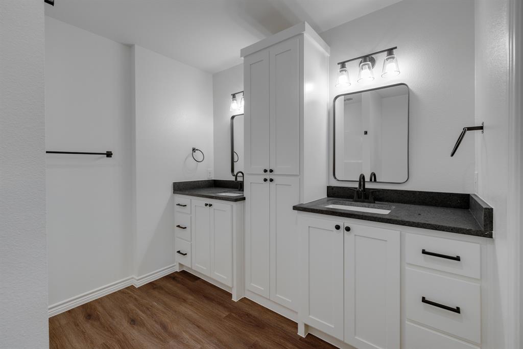 1032 Savage Way Property Photo 11