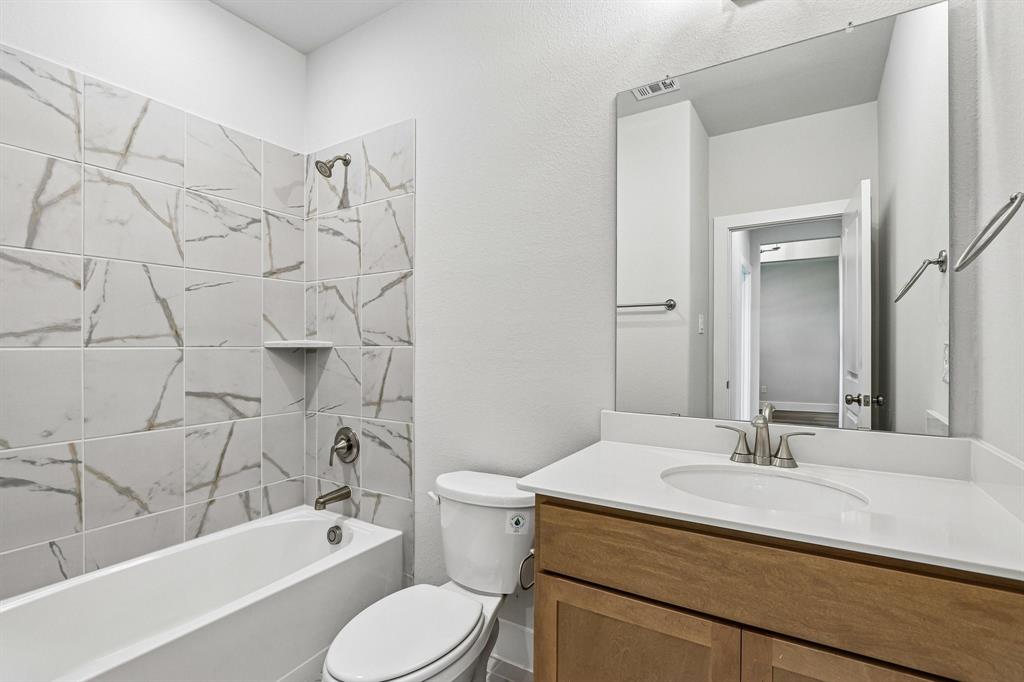 2604 Gladewater Road Property Photo 32