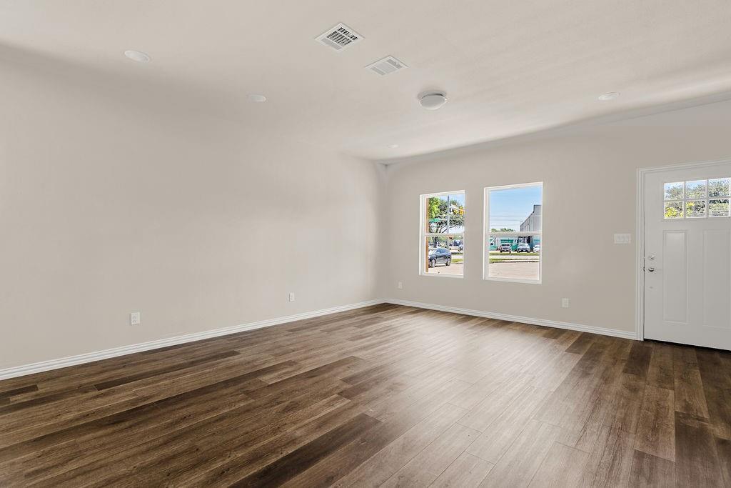 3849 Kimbo Road Property Photo 4