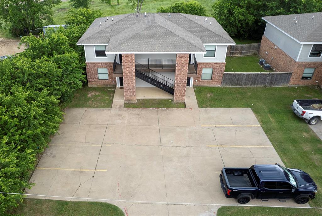 852 W Vanderbilt