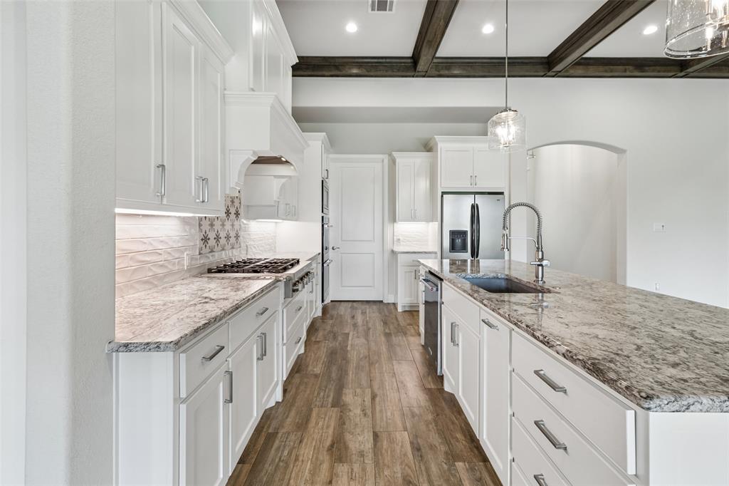 1009 Tobey Court Property Photo 9