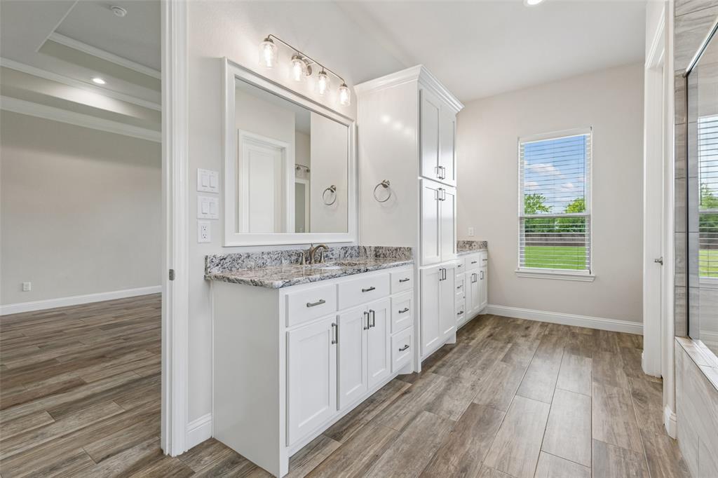 1009 Tobey Court Property Photo 17