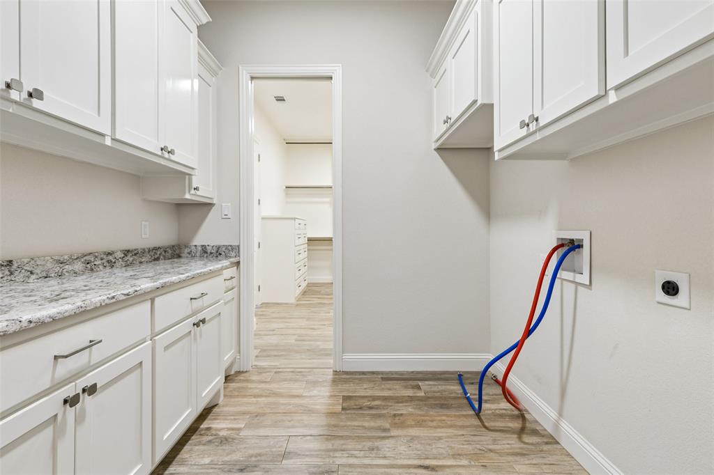 1009 Tobey Court Property Photo 20