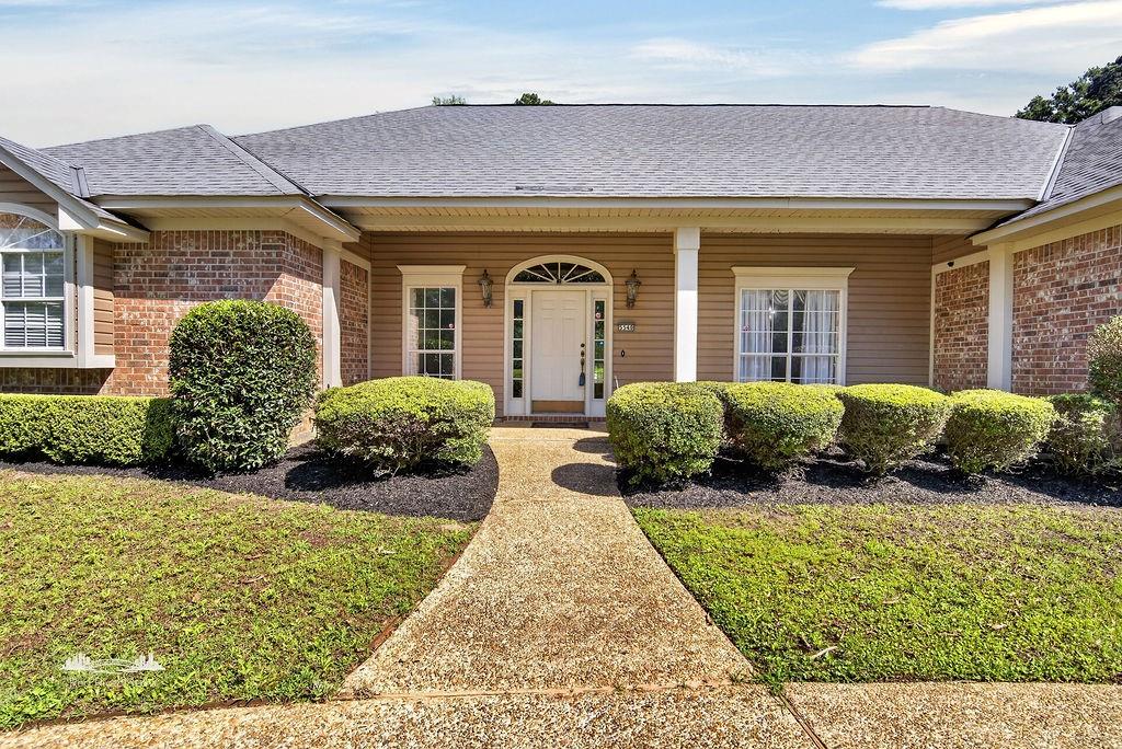 5540 Bent Tree Drive Property Photo 2