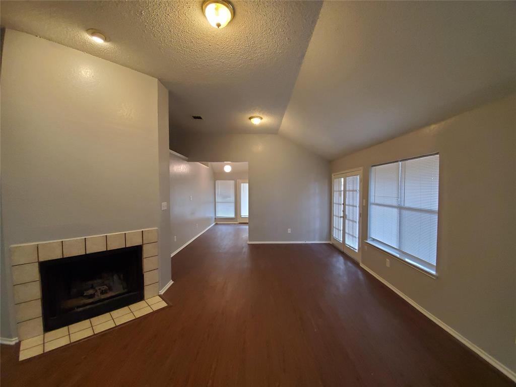 10212 Hillhouse Lane Property Photo 3