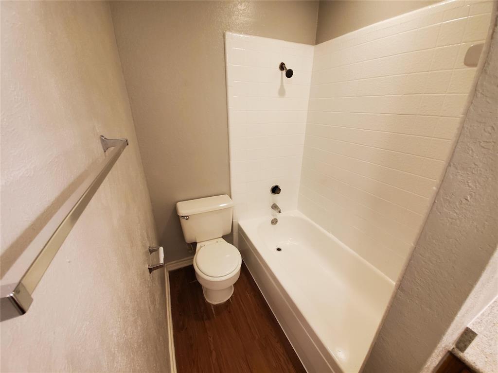 10212 Hillhouse Lane Property Photo 6
