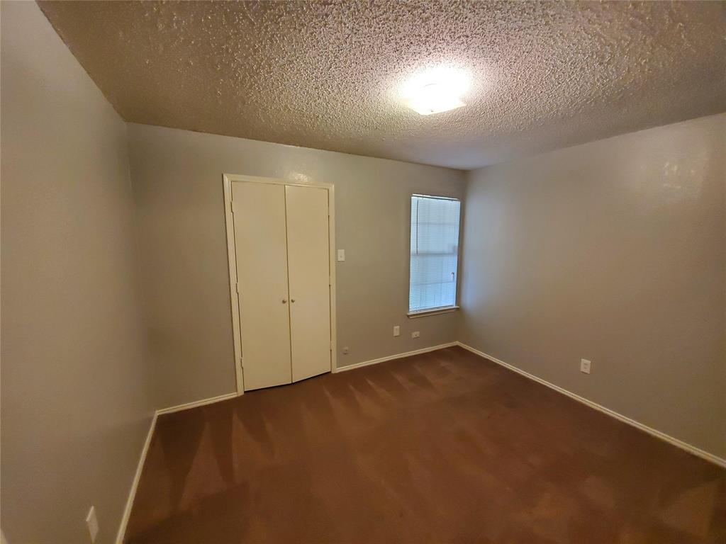 10212 Hillhouse Lane Property Photo 8