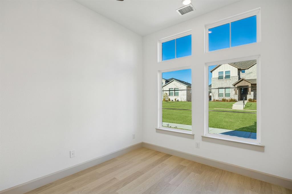 1213 Beebalm Mews Property Photo 4