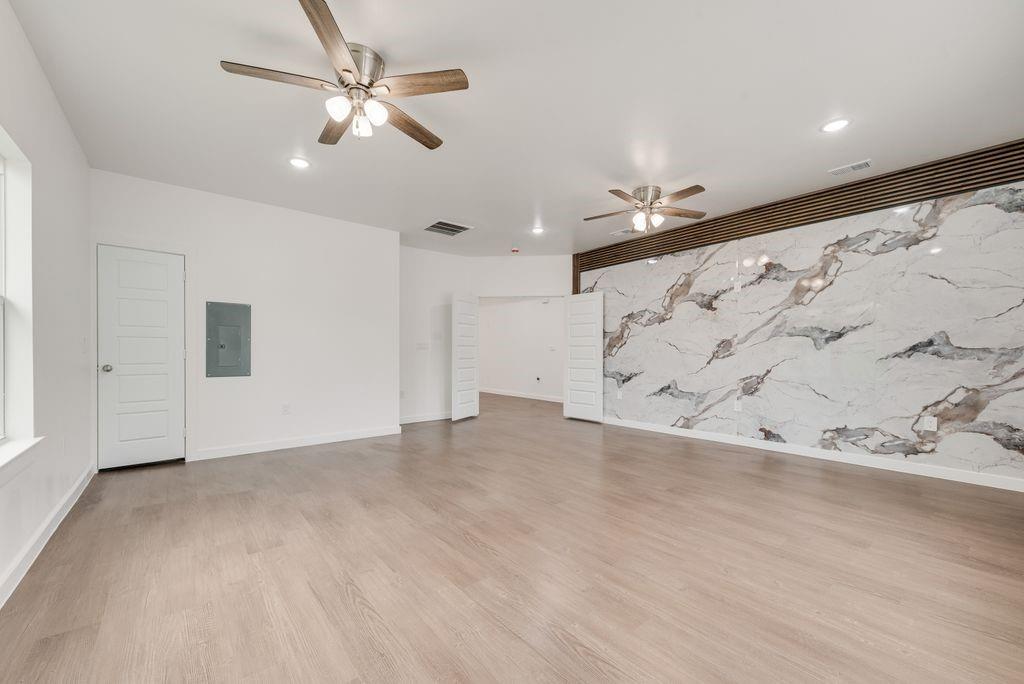 2706 Lenway Street Property Photo 1