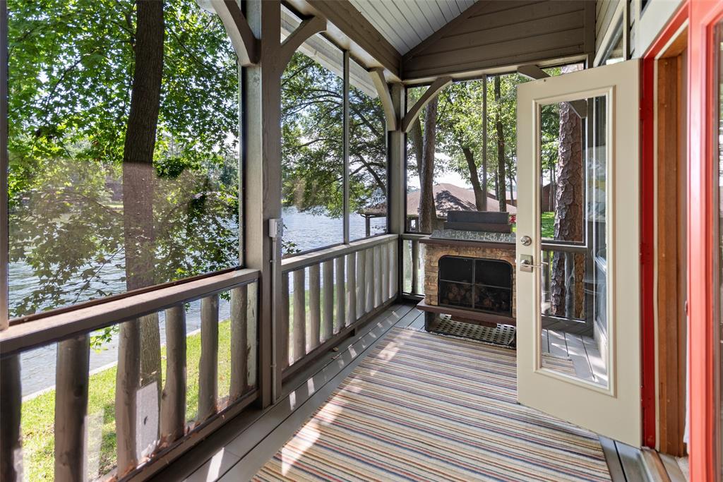 785 Windy Point Drive Property Photo 23