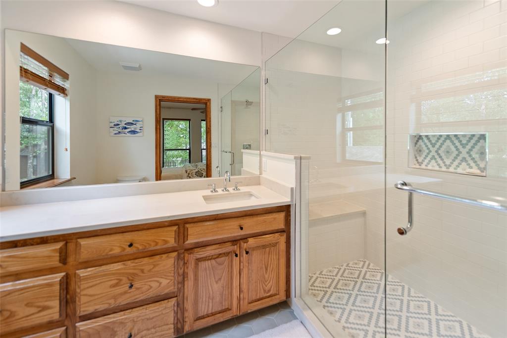 785 Windy Point Drive Property Photo 32