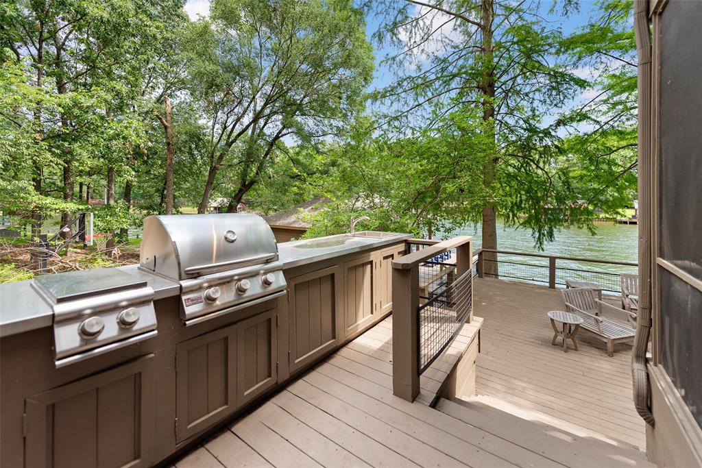 785 Windy Point Drive Property Photo 35