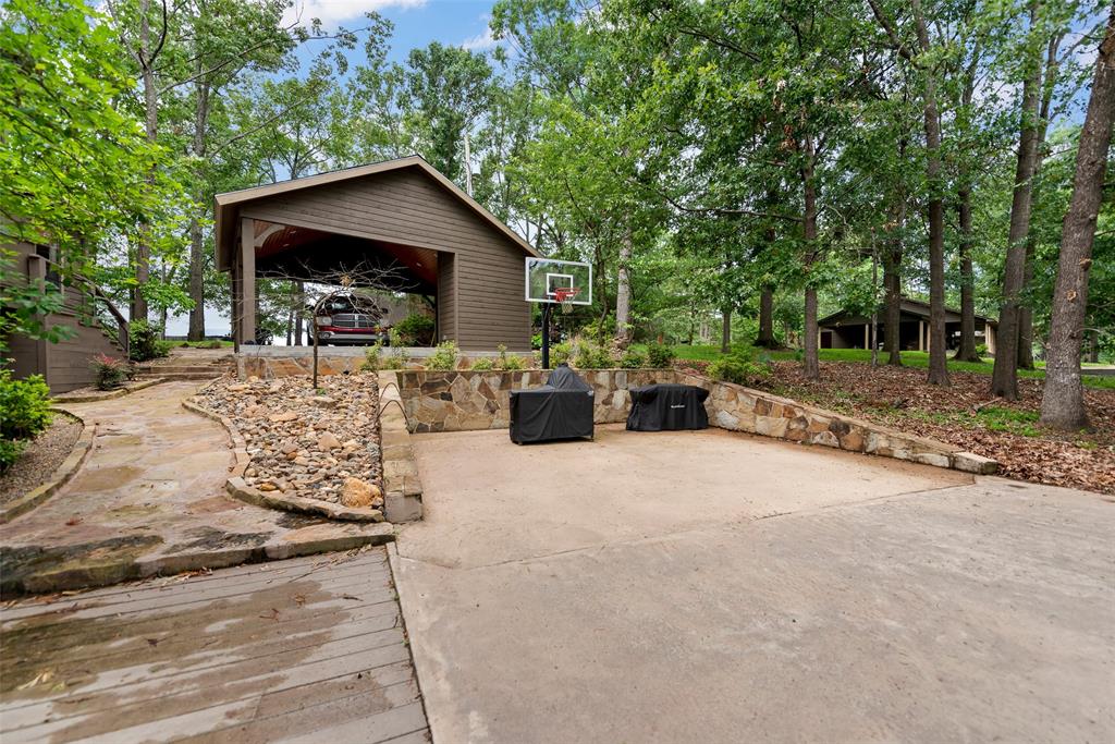 785 Windy Point Drive Property Photo 40