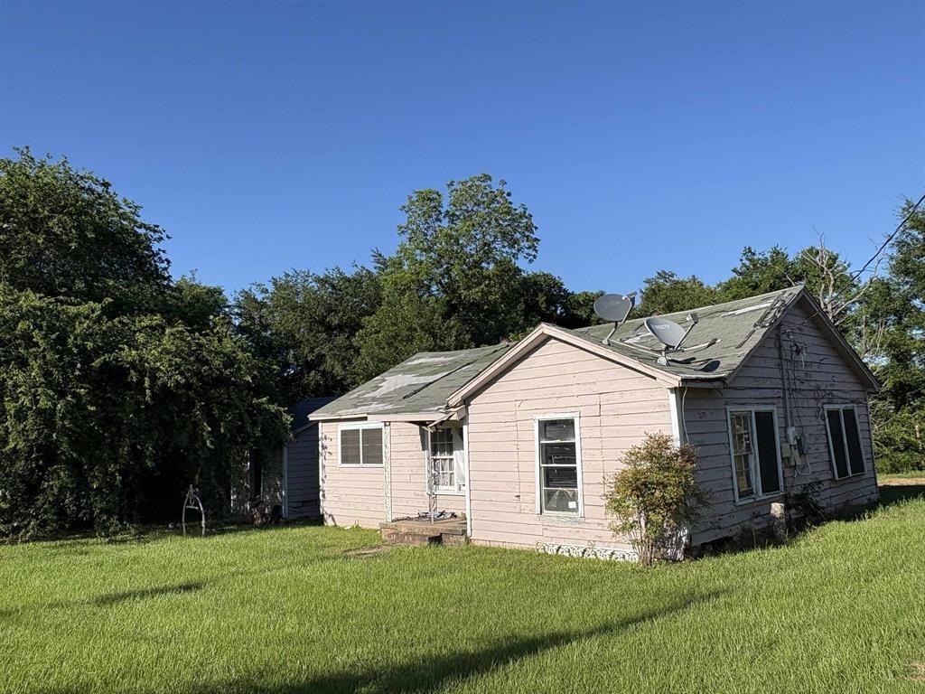 318 Terry St. Property Photo 1